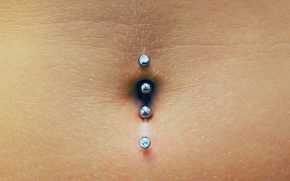 Bauchnabelpiercing